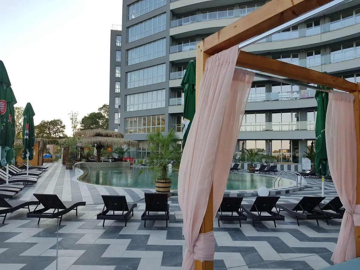 Allure Beach Resort Aparthotel プリモルスコ