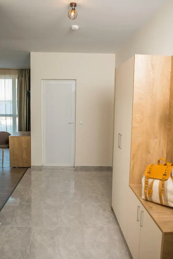 Allure Beach Resort Aparthotel プリモルスコ